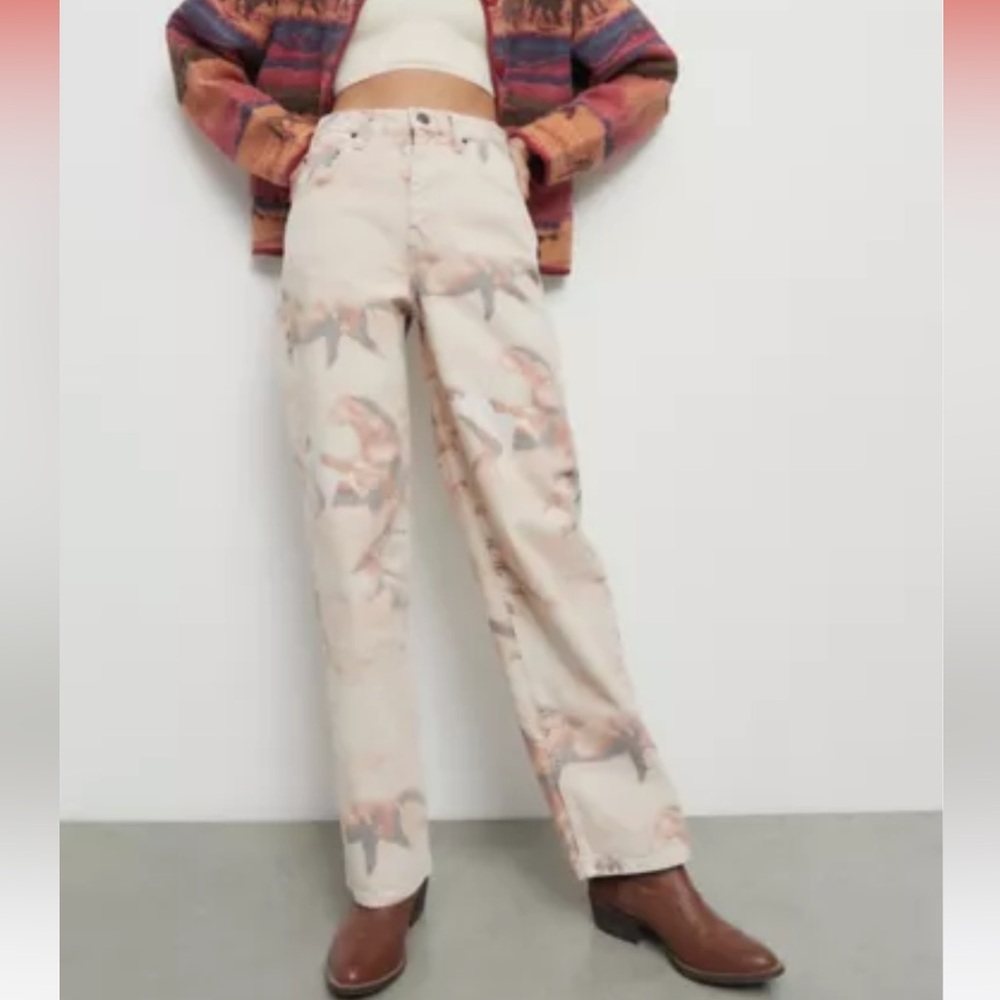 URBAN OUTFITTERS High-Waisted Baggy horse-patterned jeans